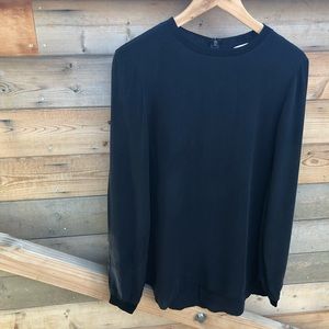 H&M classic black top w/ zipper back